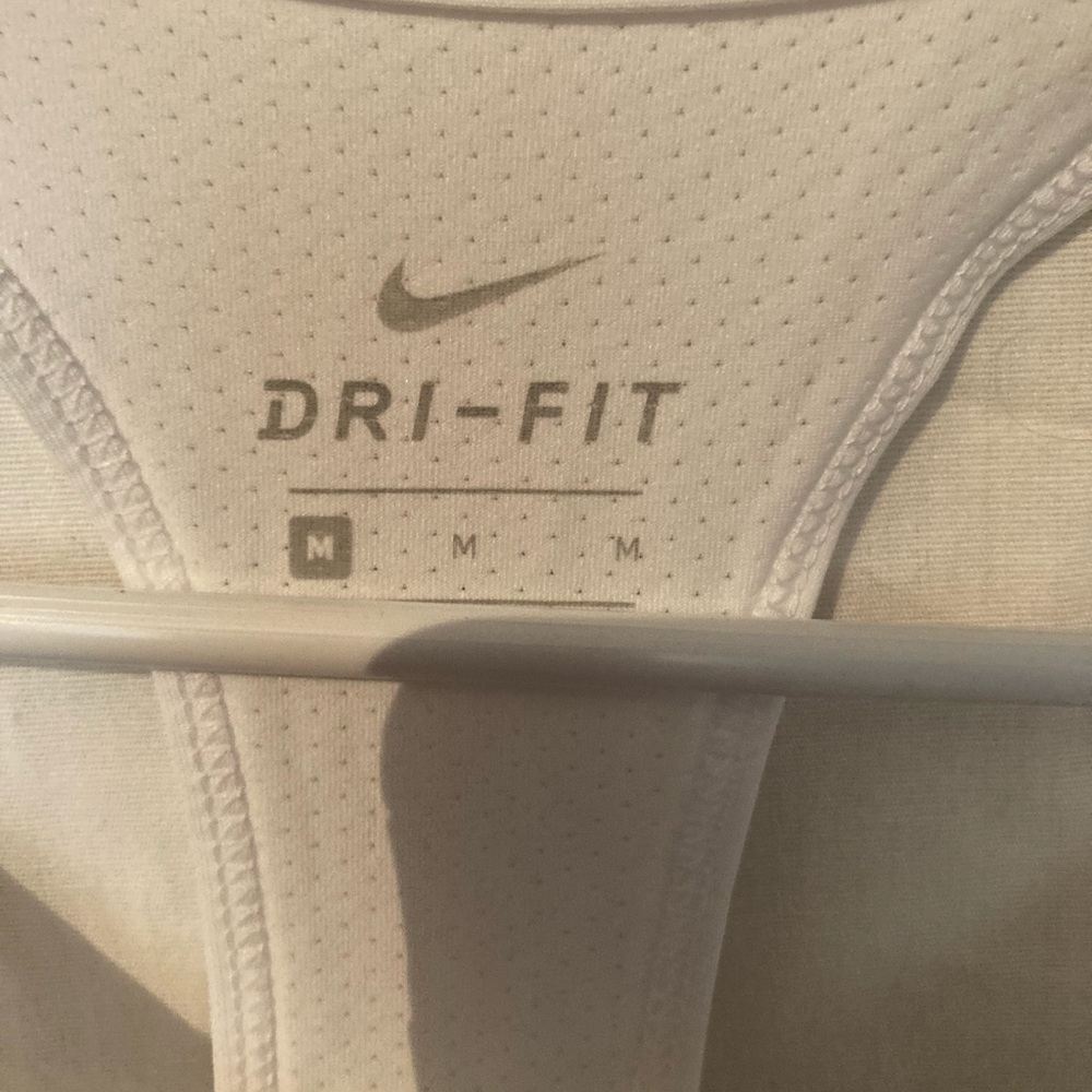 NWT womens Nike top - Picture 2 of 4